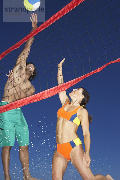 Mensch Menschen Strand Volleyball spielen