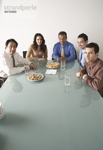 Geschäftsleute in Sitzungssaal