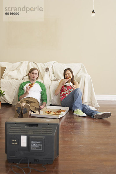 sehen Fernsehen Pizza essen essend isst