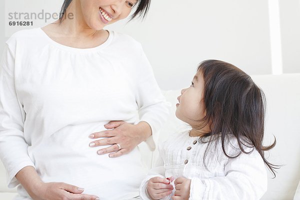 sprechen  Schwangerschaft  Mädchen  Mutter - Mensch  Baby