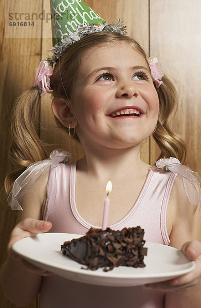 halten  Geburtstag  Kuchen  Mädchen