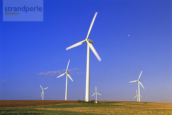Windturbine Windrad Windräder Deutschland Sachsen