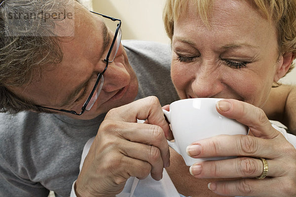 Paar trinken Kaffee