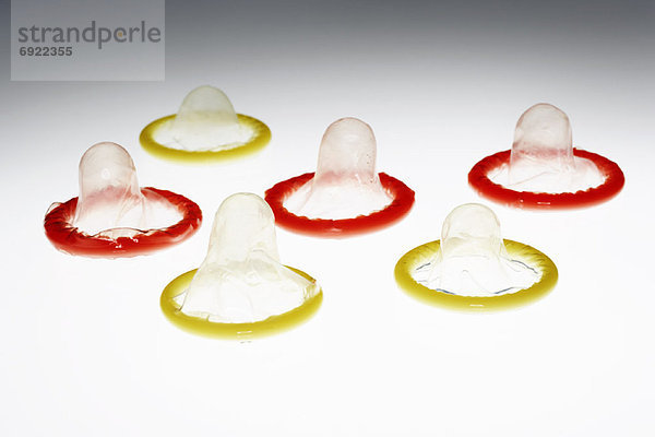 Kondome  verschiedene Farben und Formen