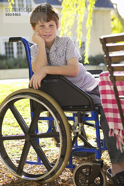 Portrait  Junge - Person  Rollstuhl