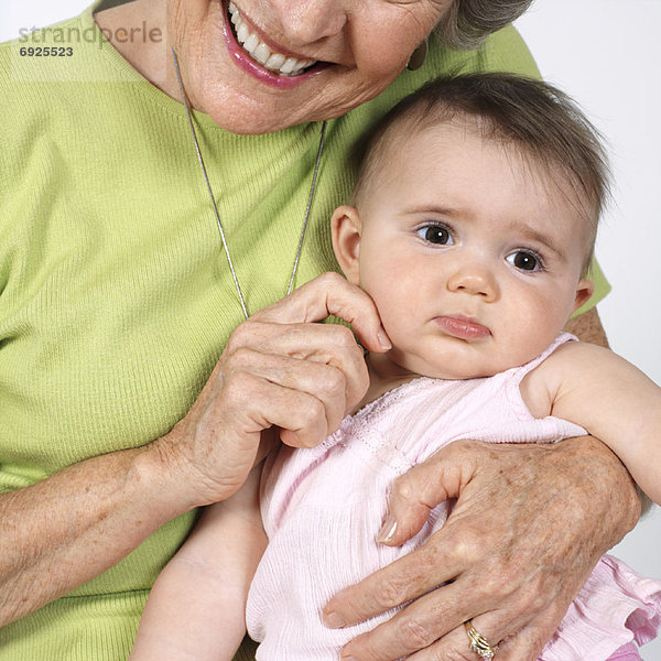 Großmutter mit Enkelin