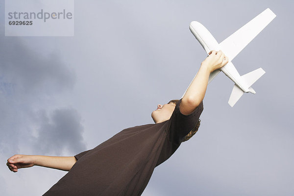 Flugzeug  fliegen  fliegt  fliegend  Flug  Flüge  Junge - Person  Modell