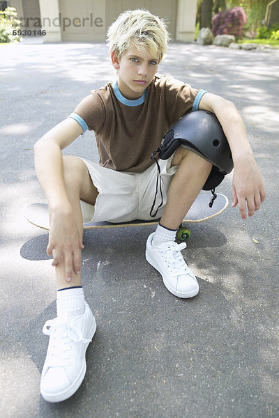 Portrait  Junge - Person  Skateboard
