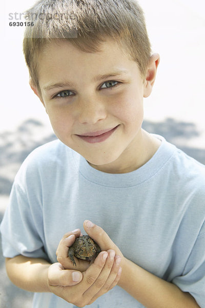 Portrait  Junge - Person  halten  Frosch