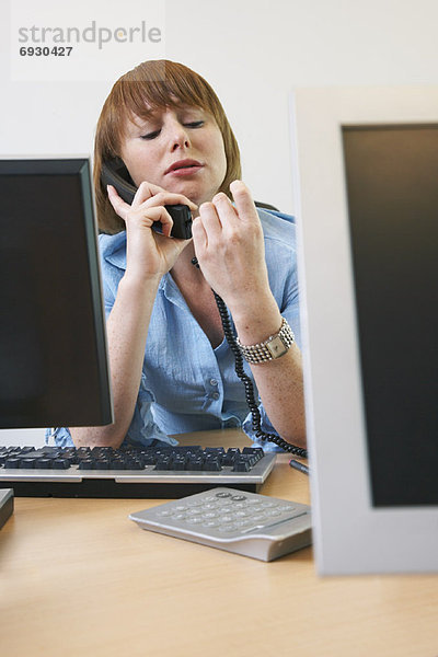 Frau  arbeiten  Telefon  unterhalten