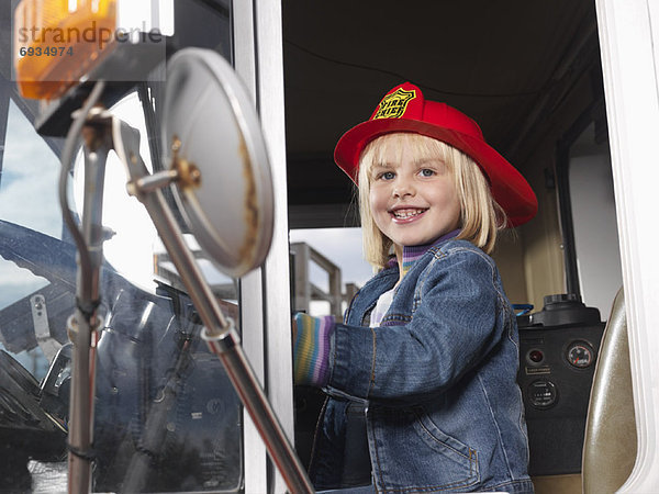 Portrait  Feuer  Lastkraftwagen  Mädchen