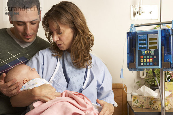 Menschliche Eltern  Krankenhaus  Baby