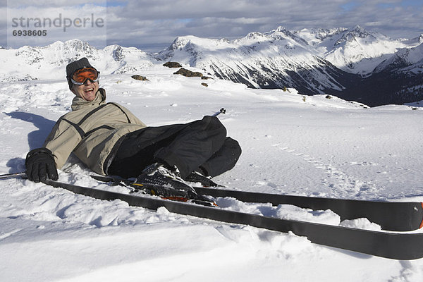 fallen  fallend  fällt  Mann  lachen  Skisport  Kanada