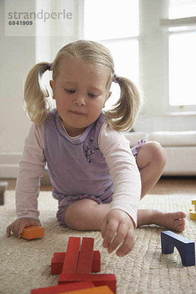 Spielzeug  Mädchen  spielen