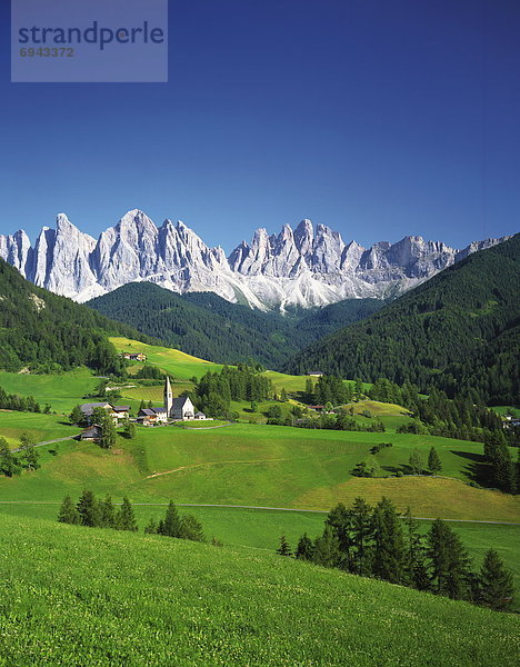 klein Agrarland frontal Dorf Italien