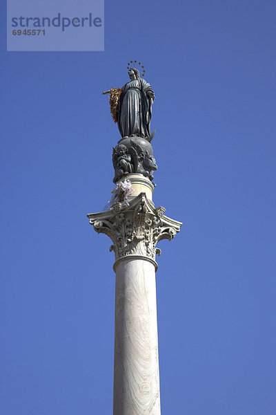 Statue  Säule  Jungfrau Maria  Madonna