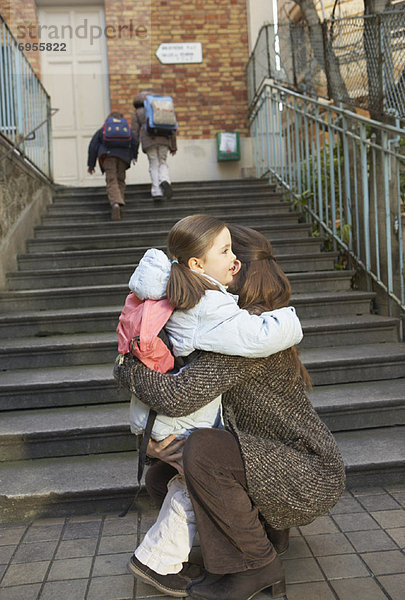 Paris  Hauptstadt  Frankreich  heraustropfen  tropfen  undicht  Schule  Tochter  Mutter - Mensch