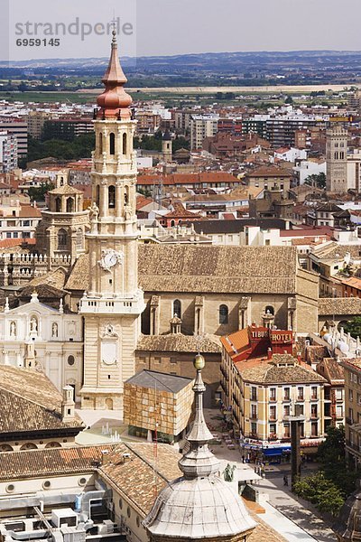 Stadtplatz  Säule  Draufsicht  Aragonien  Basilika  Spanien  Zaragoza