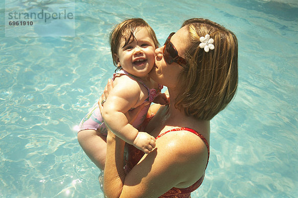 Schwimmbad Tochter Mutter - Mensch