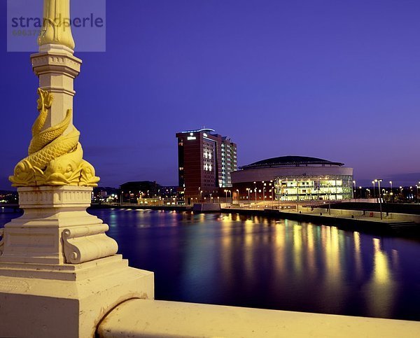 Belfast Hauptstadt sehen Ufer Halle Brücke Nordirland Queens