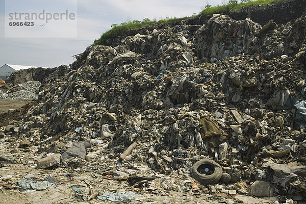 Vereinigte Staaten von Amerika  USA  hoch  oben  Stapel  Recycling  Verschwendung  Abfall  Massachusetts  Nantucket