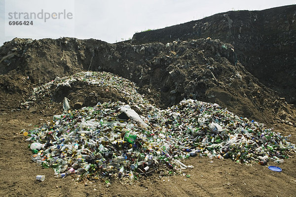 Vereinigte Staaten von Amerika  USA  hoch  oben  Stapel  Recycling  Verschwendung  Abfall  Massachusetts  Nantucket