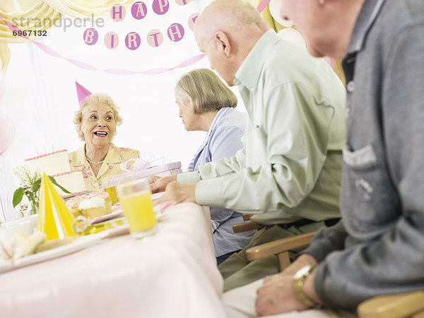 Senior  Senioren  Party  Gebäude  Geburtstag  Residenz