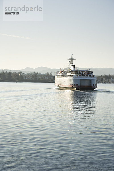 Binnenhafen Hafen Fähre British Columbia Kanada verlassen