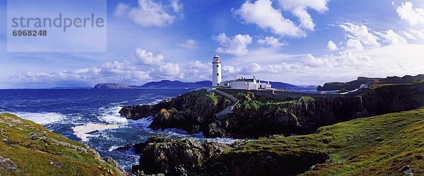 Wohnhaus Beleuchtung Licht Küste Hintergrund zerbrechen brechen bricht brechend zerbrechend zerbricht County Donegal Fanad Head