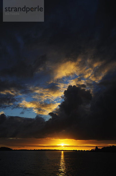 Sonnenaufgang  Bora Bora  Französisch-Polynesien