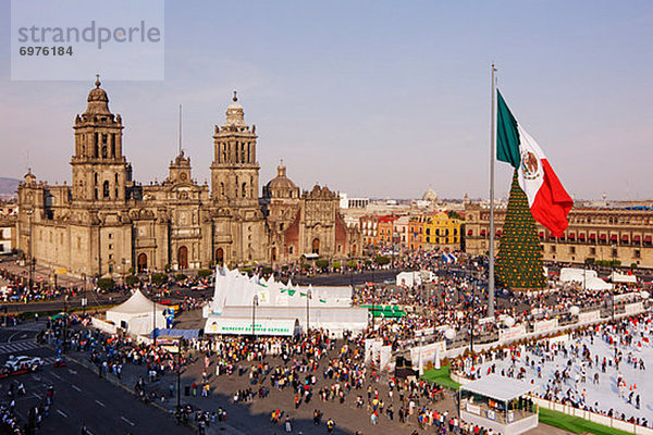 Mexico-Stadt  Hauptstadt  Stadt  Großstadt  Kathedrale  frontal  Weihnachten  Mexiko  Plaza de la Constitución - Mexiko-Stadt