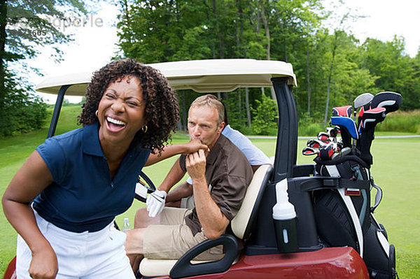 Mann  küssen  Frau  Golfsport  Golf  Kurs