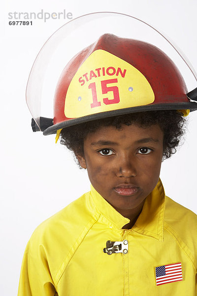 Junge - Person  Kleidung  Feuerwehrmann