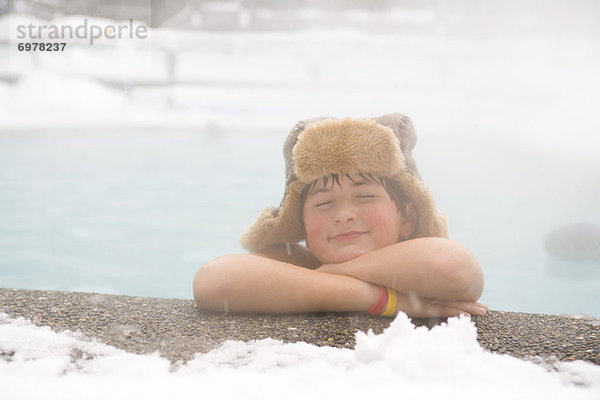 Entspannung Junge - Person klein Wintersportort Außenaufnahme