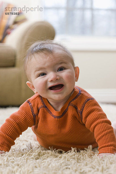 Boden  Fußboden  Fußböden  Junge - Person  Baby