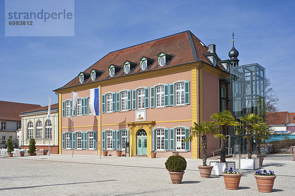 Palais Hirsch am Schlossplatz  Schwetzingen  Kurpfalz  Baden-Württemberg  Deutschland  Europa