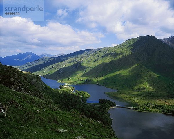 Co Galway  Kylemore Valley  With Statue Of Christ