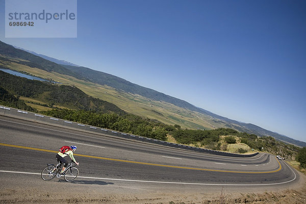 Vereinigte Staaten von Amerika  USA  Quelle  Frau  Hügel  fahren  Fahrrad  Rad  Colorado  Dampfer