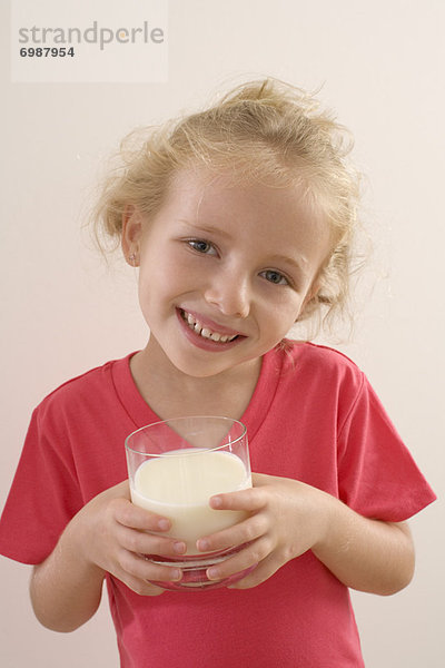 Glas  klein  trinken  Mädchen  Milch