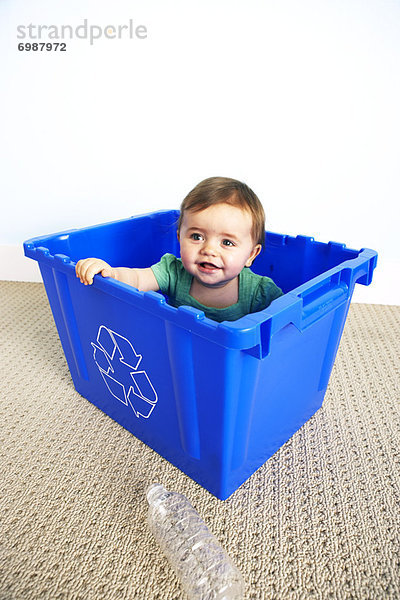 Recycling  Mädchen  Baby