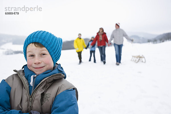 Außenaufnahme  Winter  Junge - Person  freie Natur