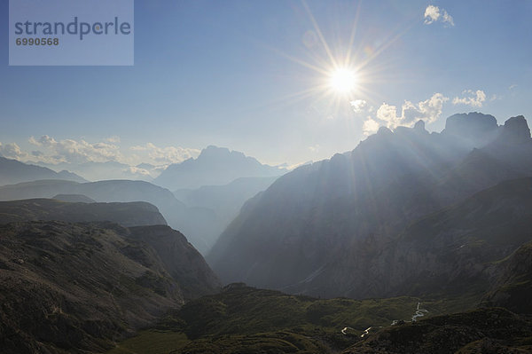 Helligkeit  über  Sonnenlicht  Ansicht  Dolomiten  Trentino Südtirol  Italien