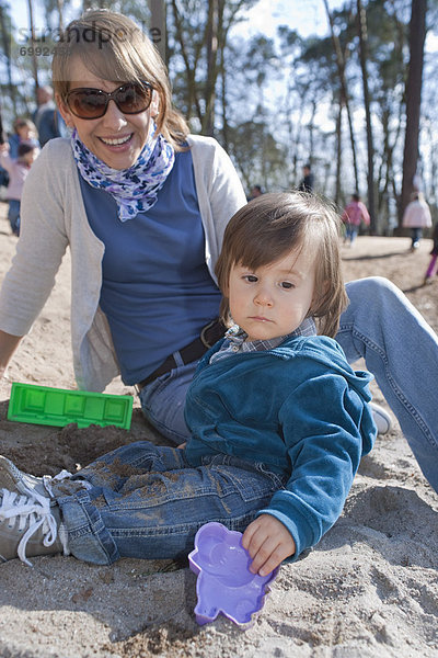 Sohn  Sand  Mutter - Mensch  spielen