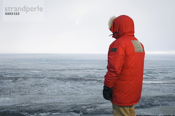 Mann  Rückansicht  Anorak  Ansicht  Antarktis