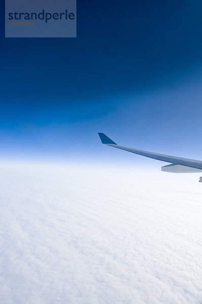 Flugzeug  Wolke  Himmel  über  blau  Österreich  Salzburg