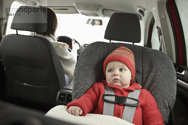 Sitzmöbel  Auto  fahren  Mutter - Mensch  Baby  Sitzplatz