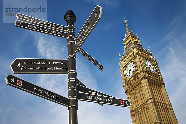 Stree Sign und Big Ben  Westminster  London  England  Großbritannien