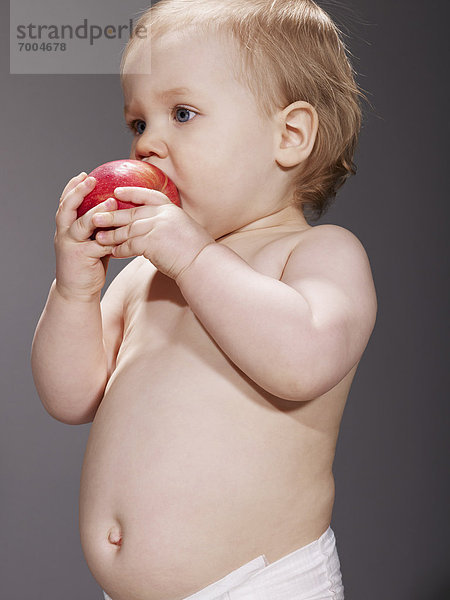 Apfel  essen  essend  isst  Mädchen  Baby