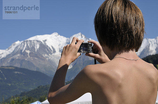 Frankreich  Berg  Rückansicht  Fotografie  nehmen  Junge - Person  Alpen  Ansicht