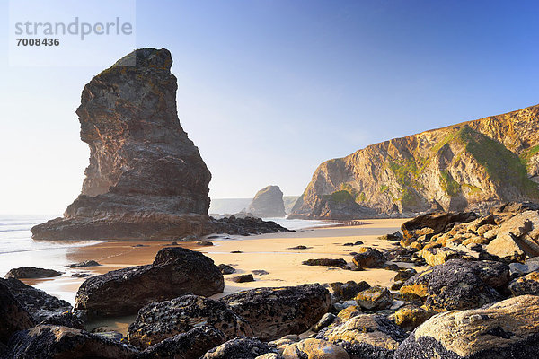 niedrig  Stapel  Strand  Meer  Gezeiten  Cornwall  England